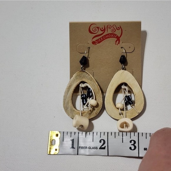 TRESKA‎ Wooden beaded dangle chandelier earrings - Picture 3 of 4